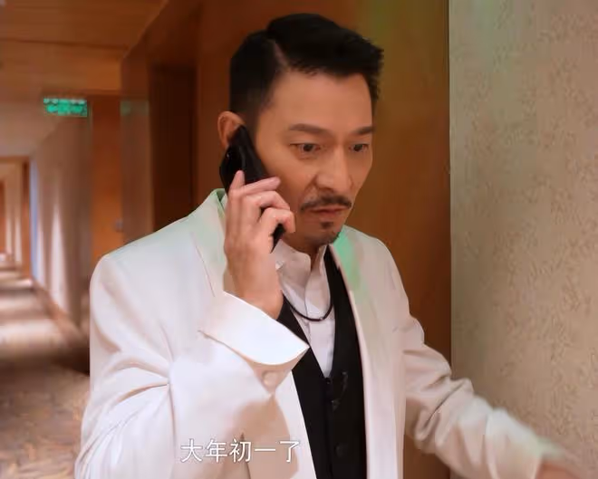 楊冪新片撤檔，是該捅破內娛這臭毛病了