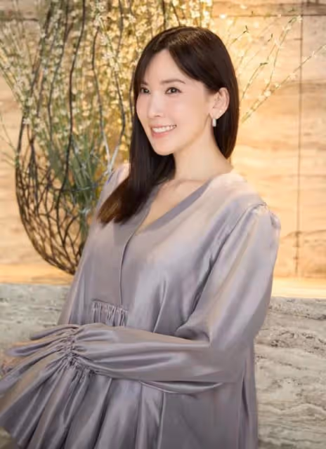 林志穎老婆穿寬鬆裙像懷孕，臉蛋圓潤胖一圈，網友：孕相很明顯