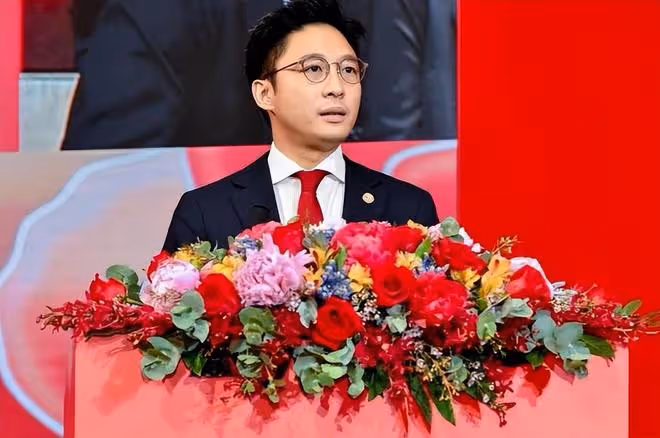 霍家根正苗紅：霍啟山霍啟剛發展事業，郭晶晶也全力輔助衝刺