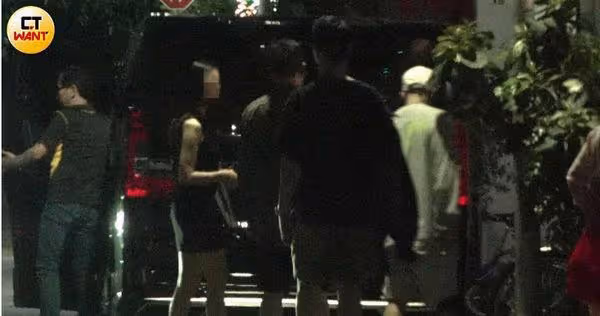 具俊曄深夜慶功現場「不見大S」 徐家人沒來…趕12點前回家