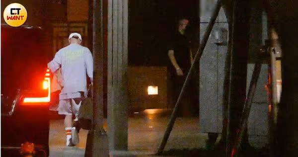 具俊曄深夜慶功現場「不見大S」 徐家人沒來…趕12點前回家