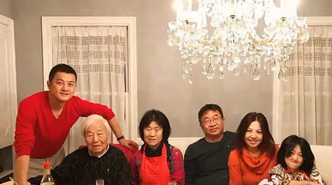 李亞鵬道歉還保證會還錢，拖欠員工6萬工資的他，資產越扒越有