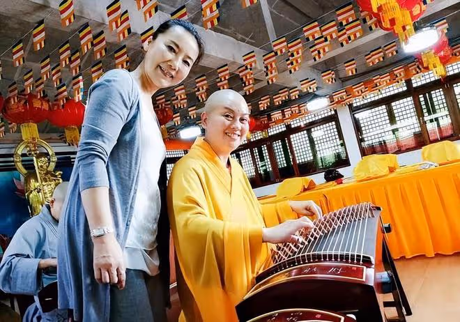 從空姐到尼姑,她捨棄千萬資產出家,成為命中注定的一方「菩薩」