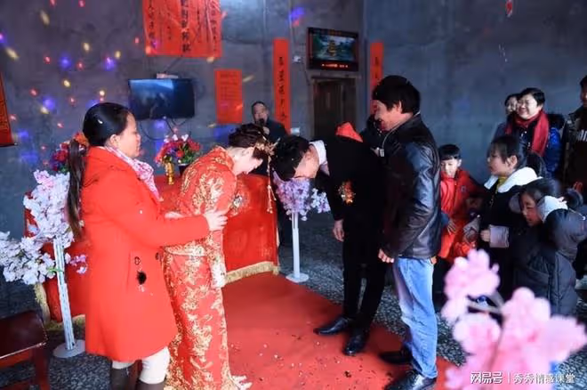 新婚前夜婚禮被取消,新郎:「她胸口紋了前任的名字」