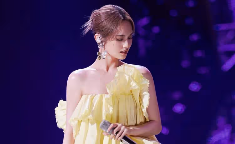 楊丞琳挑戰《歌手》酬勞揭曉！出場費比拼那英又輸了