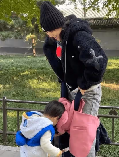 章子怡的女兒回到自己身邊,汪峰現在後悔離婚了!
