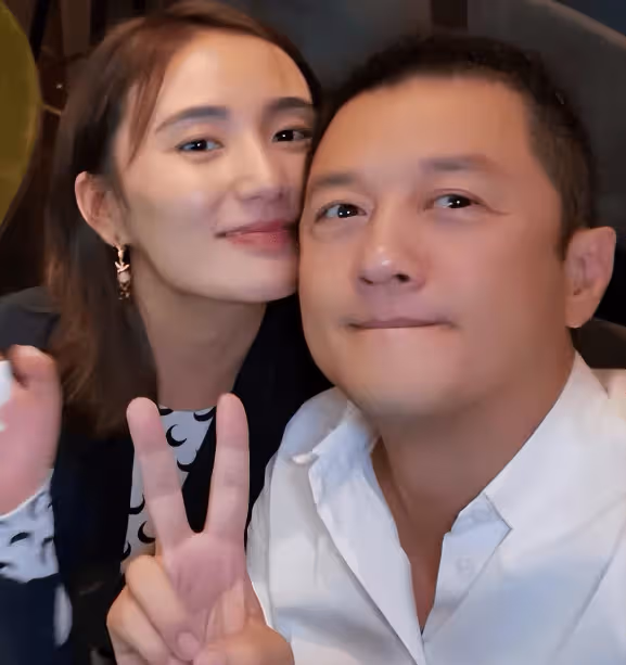 李亞鵬妻子被指是「撈女」,貪圖名氣別有目的,對老公的真心存疑?