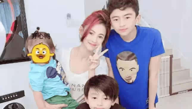 有驚無險!張柏芝高齡產四胎,昏睡16天子宮脫垂牽動人心!網友:圖啥?