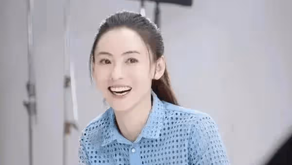 有驚無險!張柏芝高齡產四胎,昏睡16天子宮脫垂牽動人心!網友:圖啥?