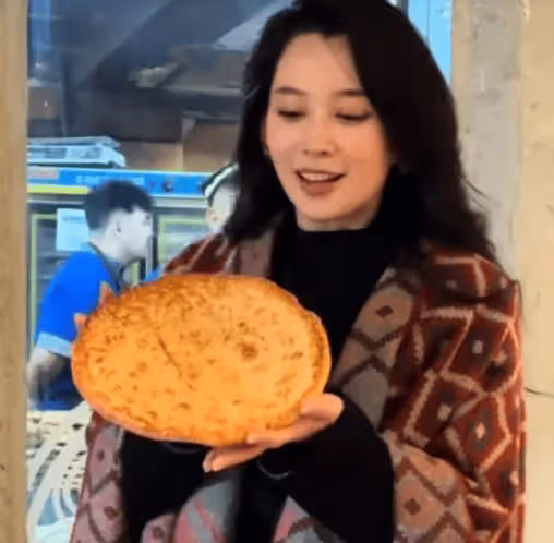 汪峰新戀情曝光,網紅森林北現身,與章子怡兒子共慶母親節引關注