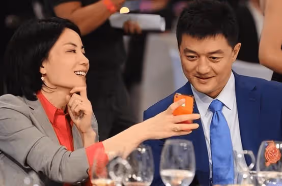 王菲前夫又搞事情!李亞鵬被員工公開爆料欠拖工資不交社保,提到錢就玩消失