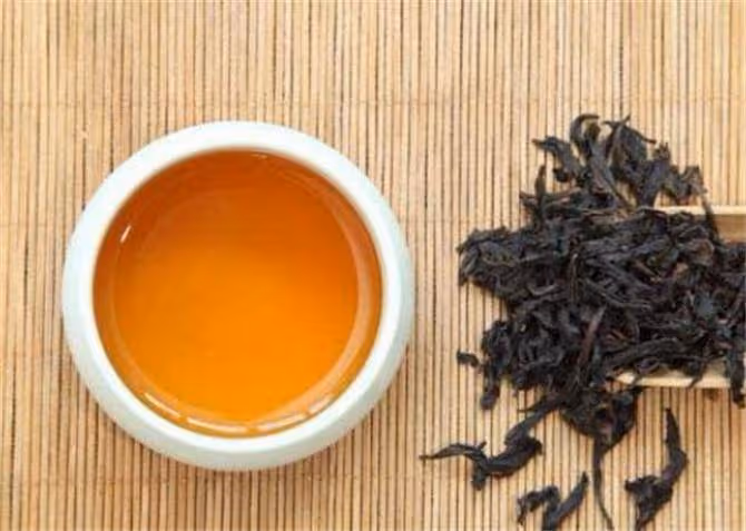 秋天喝茶有講究，綠茶好還是紅茶好呢？區別很大，很多人都錯了