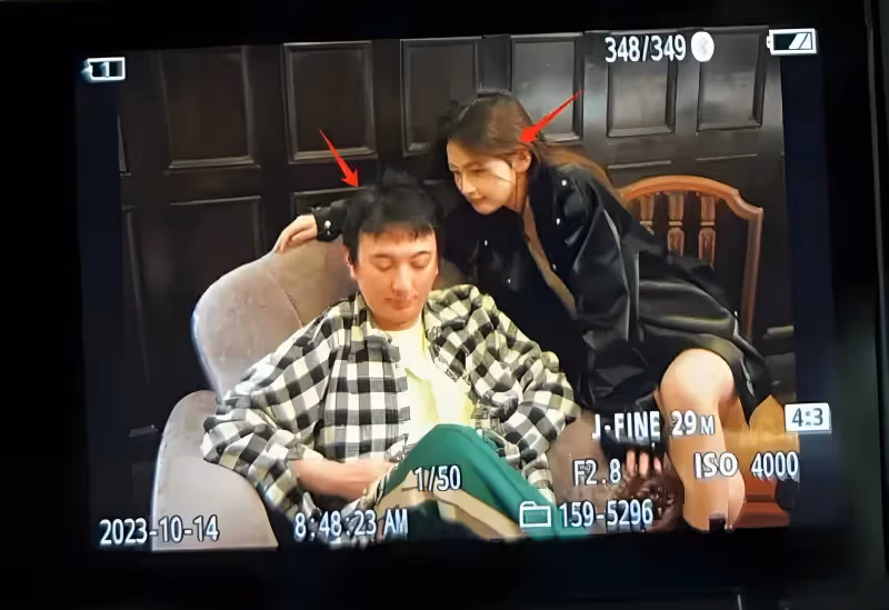 小羽和王思聰分手後狀態不好坦言:差點活不下來!直播時拿鞋懟人