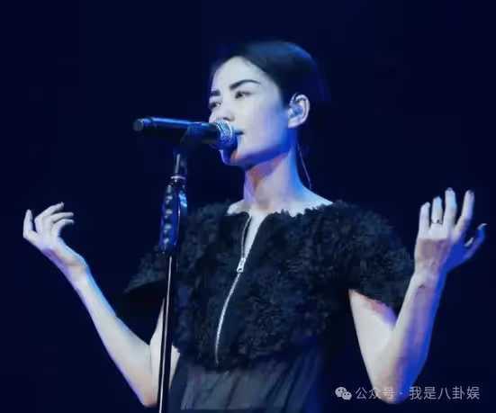 李亞鵬酒後吐真言,曝光王菲隱藏21年的身體秘密曝光,謝霆鋒對王菲戀戀不捨