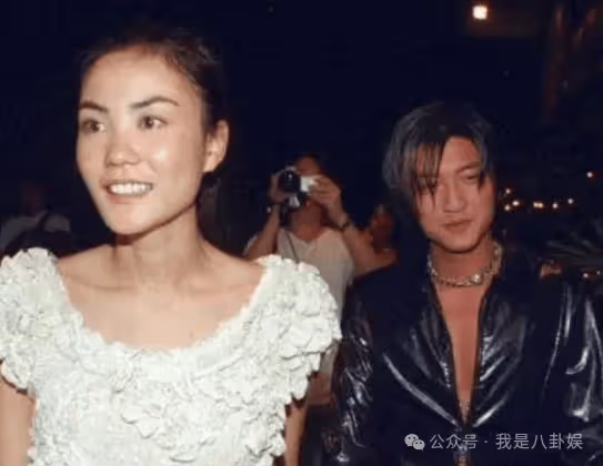 李亞鵬酒後吐真言,曝光王菲隱藏21年的身體秘密曝光,謝霆鋒對王菲戀戀不捨