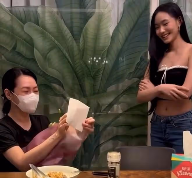 小S母親節獲女兒表白感動落淚,曬媽媽黃春梅,曝光其豪宅很敞亮