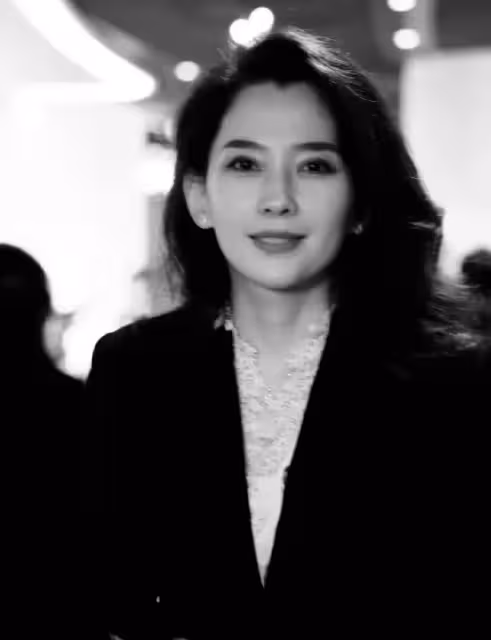又吃一大瓜!汪峰新戀情曝光,小19歲女友竟然是森林北,網友氣瘋