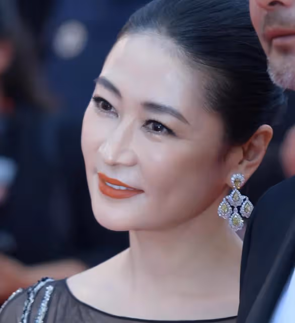 坎城電影節女星告訴你：「乾乾癟癟」不叫美，珠圓玉潤才更有韻味