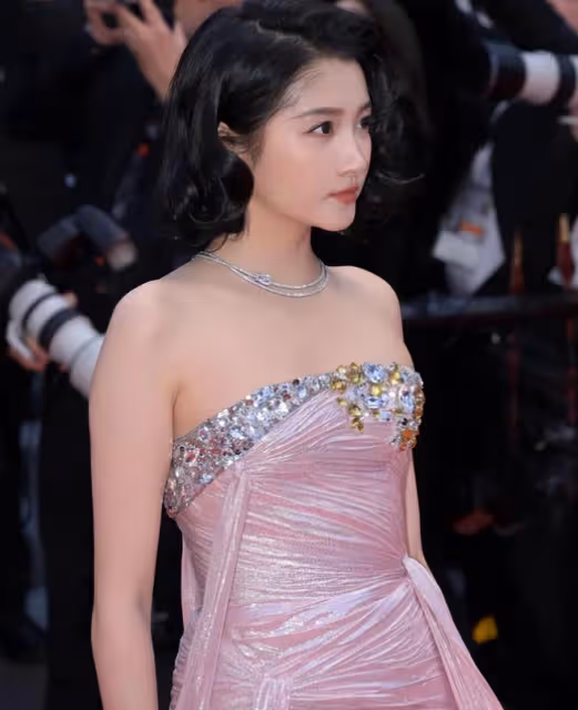 坎城電影節女星告訴你：「乾乾癟癟」不叫美，珠圓玉潤才更有韻味