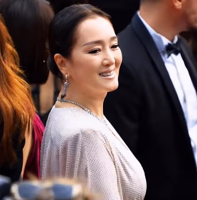 坎城電影節女星告訴你：「乾乾癟癟」不叫美，珠圓玉潤才更有韻味