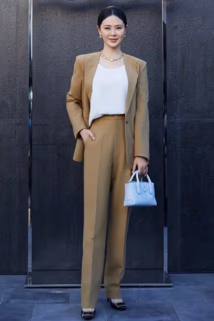 佟大為老婆曬與女兒合照，小美女像爸又像媽，身高超一米七好漂亮