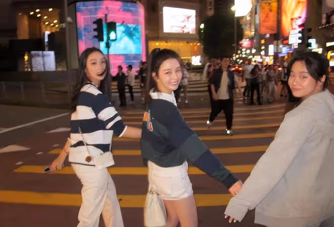 超級豪門千金聚會：賭王女兒何超欣、沈月、劉鑾雄女兒劉秀樺