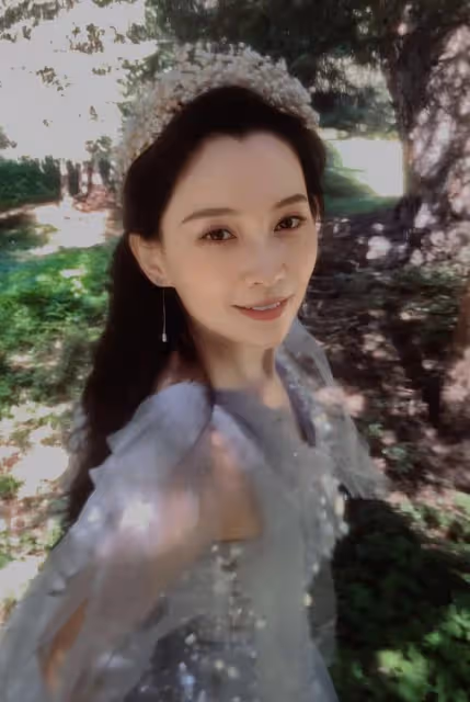 汪峰新女友和前夫昔日合照曝光，大量私人生活照公開