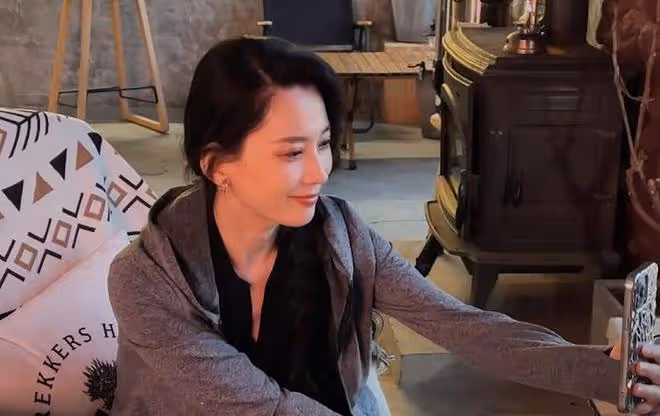 汪峰新女友和前夫昔日合照曝光，大量私人生活照公開