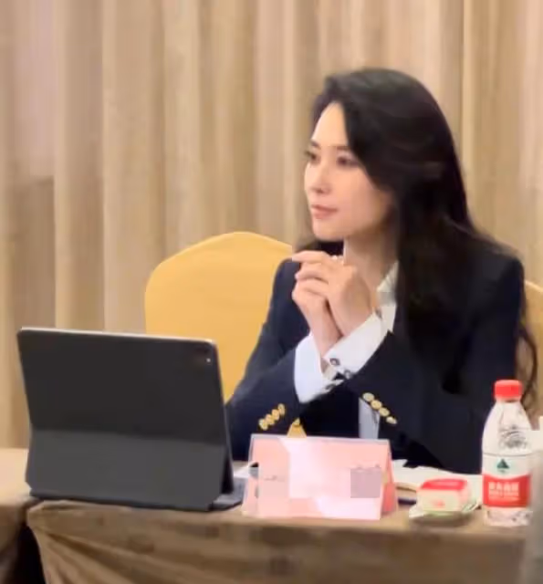 葛薈婕發文斥責汪峰：你是沒靈感寫歌了嗎？能不能對孩子負責任？