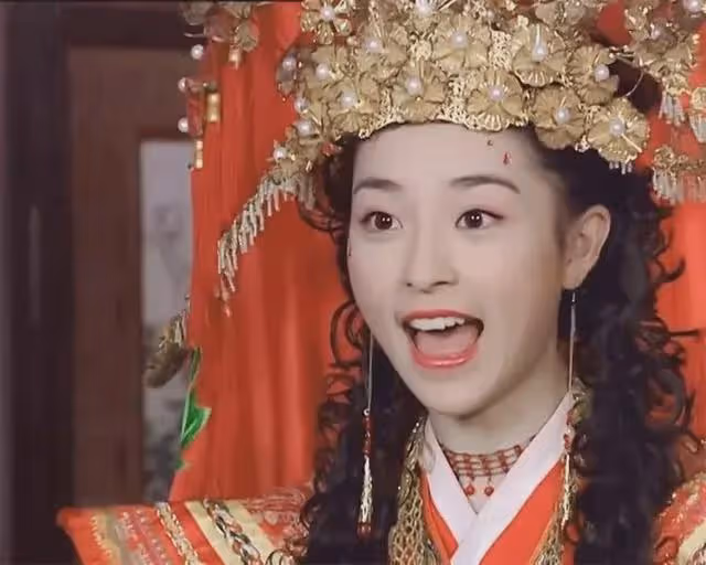 她是古裝女神，從沒演過女主，28歲就退圈，一個角色讓人想念20年