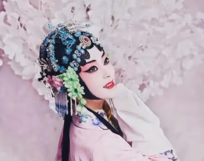 她是古裝女神，從沒演過女主，28歲就退圈，一個角色讓人想念20年