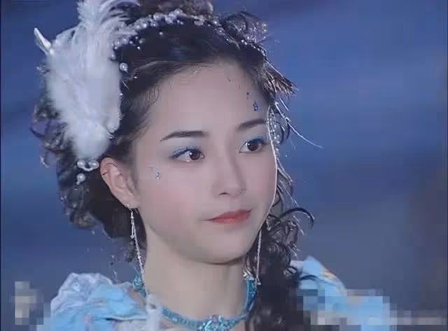 她是古裝女神，從沒演過女主，28歲就退圈，一個角色讓人想念20年