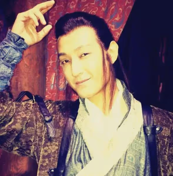 原來他早已離世！一天吃十幾片止疼藥，20天被死神帶走，年僅28歲