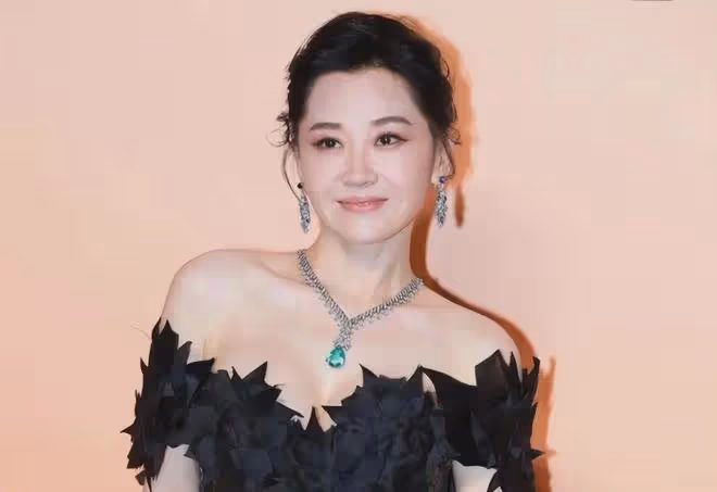 至今未婚的10位大齡女星，各有各的苦衷，最大57歲，最小43歲