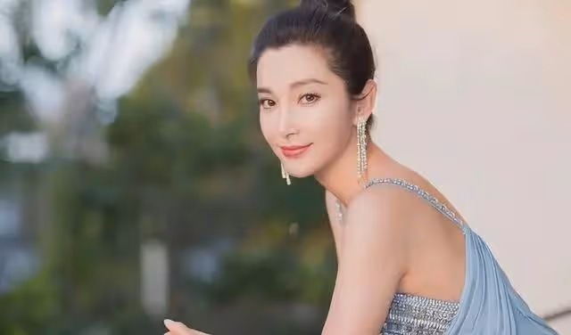 至今未婚的10位大齡女星，各有各的苦衷，最大57歲，最小43歲