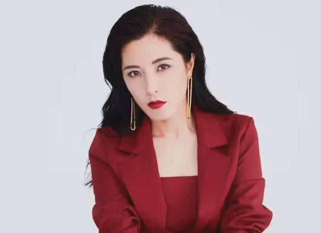 至今未婚的10位大齡女星，各有各的苦衷，最大57歲，最小43歲