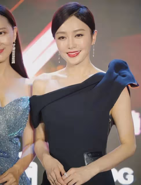 至今未婚的10位大齡女星，各有各的苦衷，最大57歲，最小43歲