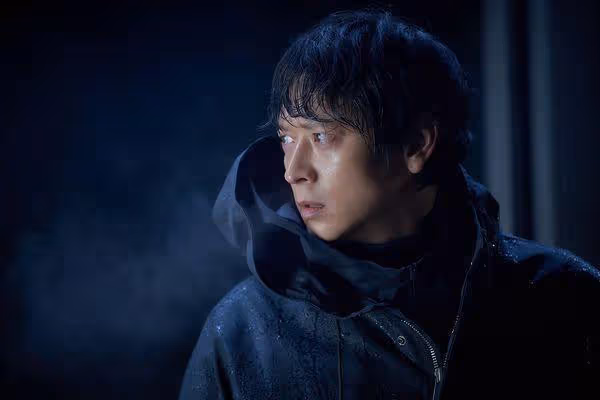 《背著善宰跑》也致敬!「撐傘戲始祖」姜棟元笑:有撐傘成績就很好