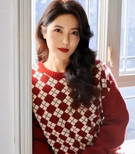 看到曾黎的男友後,網友集體破防問美女圖啥?