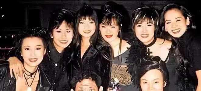 100多位情婦，每年包養費上億元，九女同床比韋小寶的故事還精彩