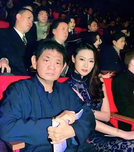 100多位情婦，每年包養費上億元，九女同床比韋小寶的故事還精彩