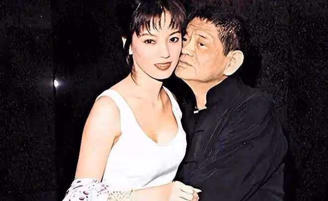100多位情婦，每年包養費上億元，九女同床比韋小寶的故事還精彩