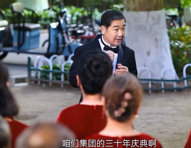 《老傢伙》才播4集,收視率破1.4,央視前主持人周濤這回賭對了