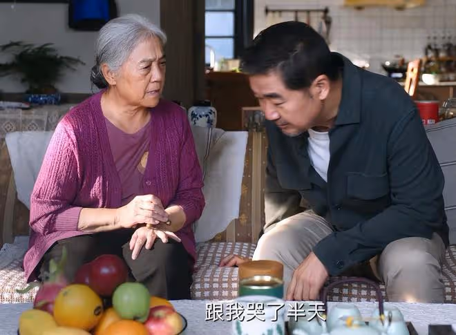 《老傢伙》才播4集,收視率破1.4,央視前主持人周濤這回賭對了