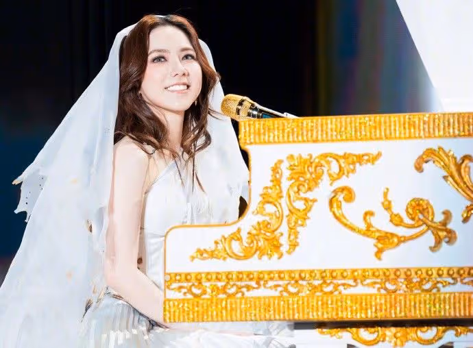 鄧紫棋巡演半年勁賺21億寫紀錄！與蔡依林互爭華人演唱會女王