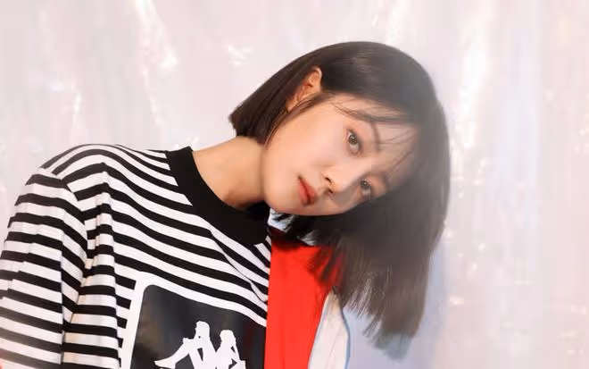 李溪芮張騰深夜街頭爭執，代駕遭拖鞋襲擊，事件引關注