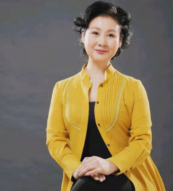 春晚常客黃曉娟:與初戀結婚恩愛37年,如今兒子是她的驕傲