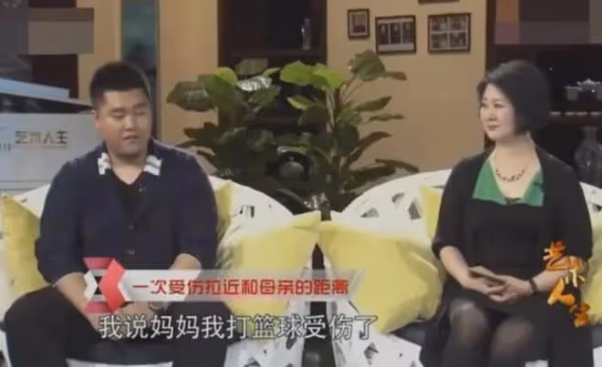 春晚常客黃曉娟:與初戀結婚恩愛37年,如今兒子是她的驕傲