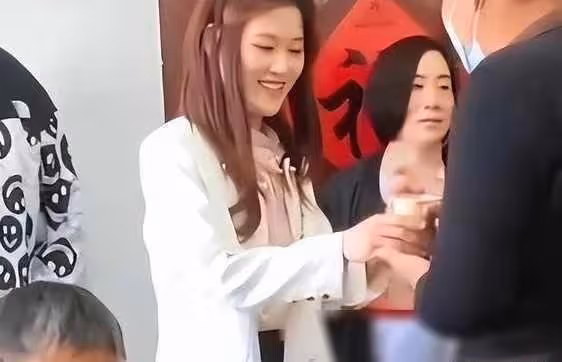陳萌一朝產子,戳穿陳亞男隱藏3年的騙局,大衣哥這次贏麻了!