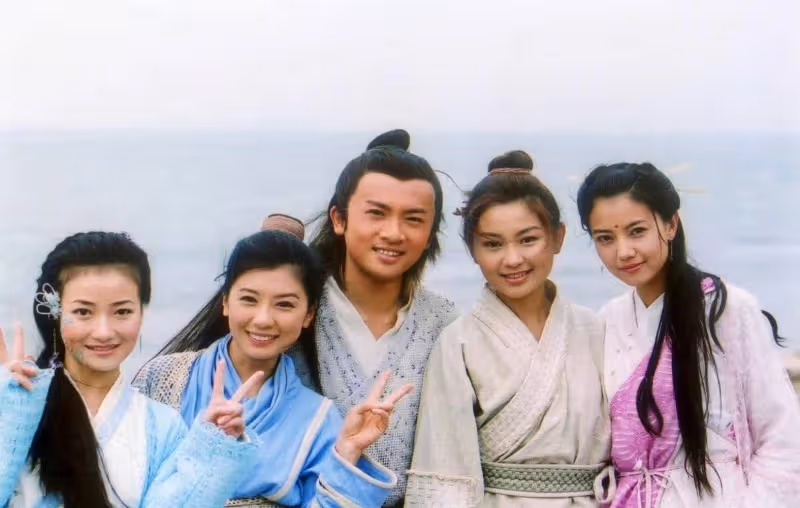 蘇有朋演唱會:賈靜雯被P圖暖心回應,合作演員相聚,滿滿回憶